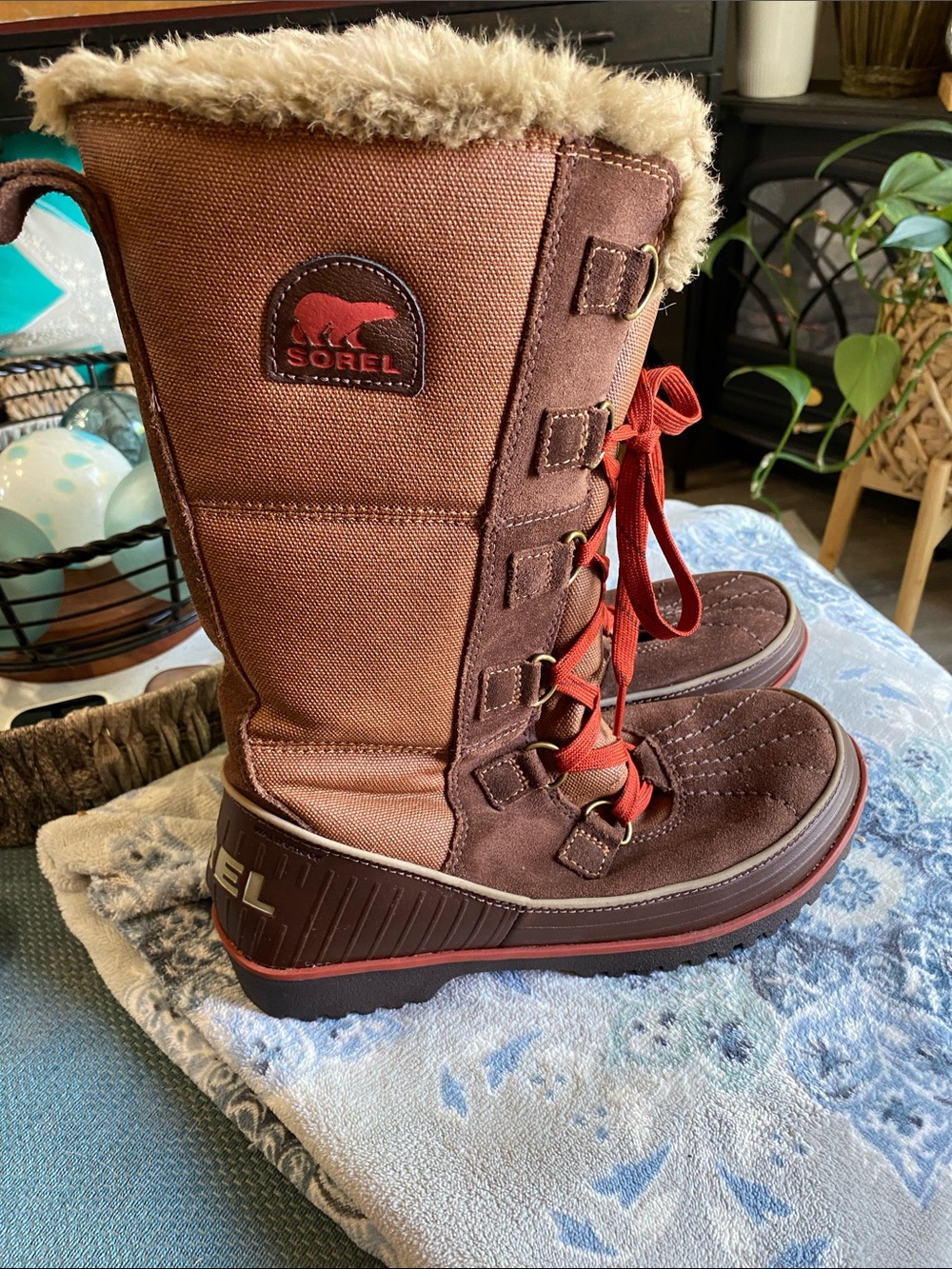 SOREL WOMENS TIVOLI HIGH II BOOTS, SIZE 8